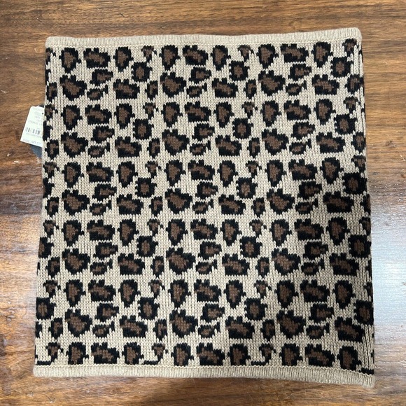 Bergdorf Goodman Leopard Cheetah Animal Print Infinity Scarf Cashmere - Picture 1 of 12